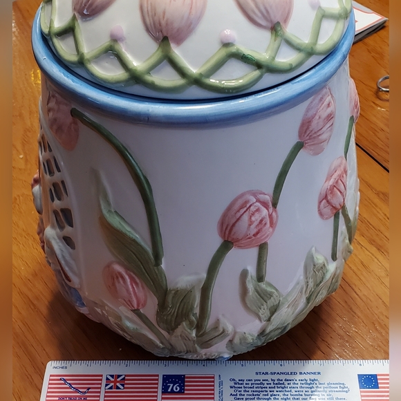 Caffco cookie jar, bunnies, tulips, Easter, Spring. - Picture 9 of 12